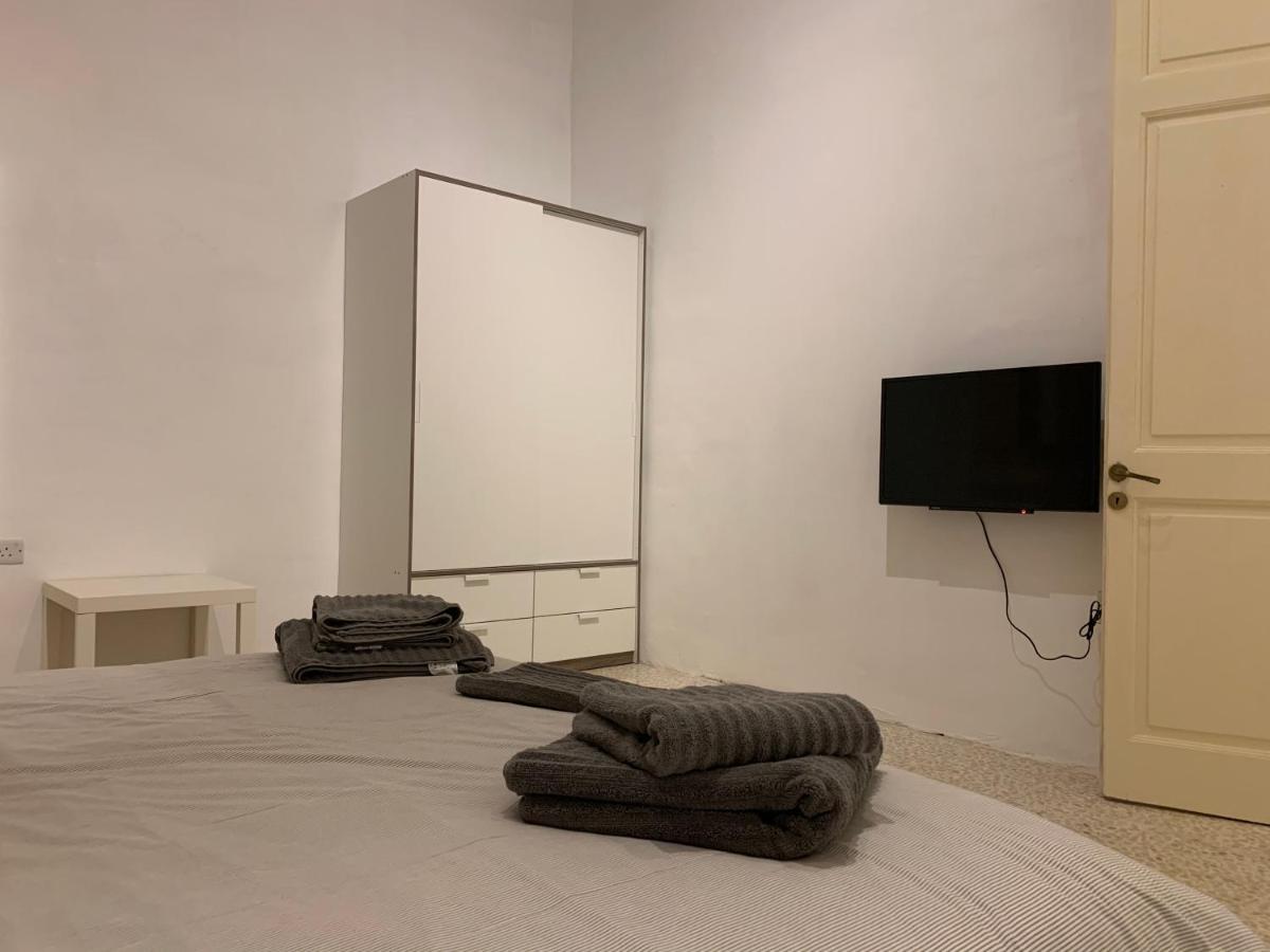 4 Bedroom Apartment In Sliema Near The Sea Ngoại thất bức ảnh